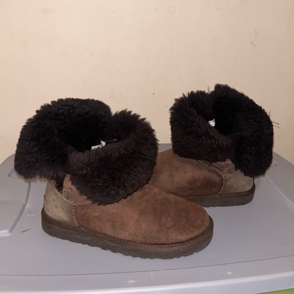 Ugg Classic Button Bailey 5803 Size 7 - image 7